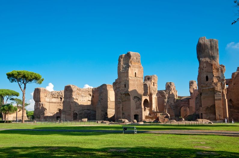 Archi monumentali delle Terme di Caracalla